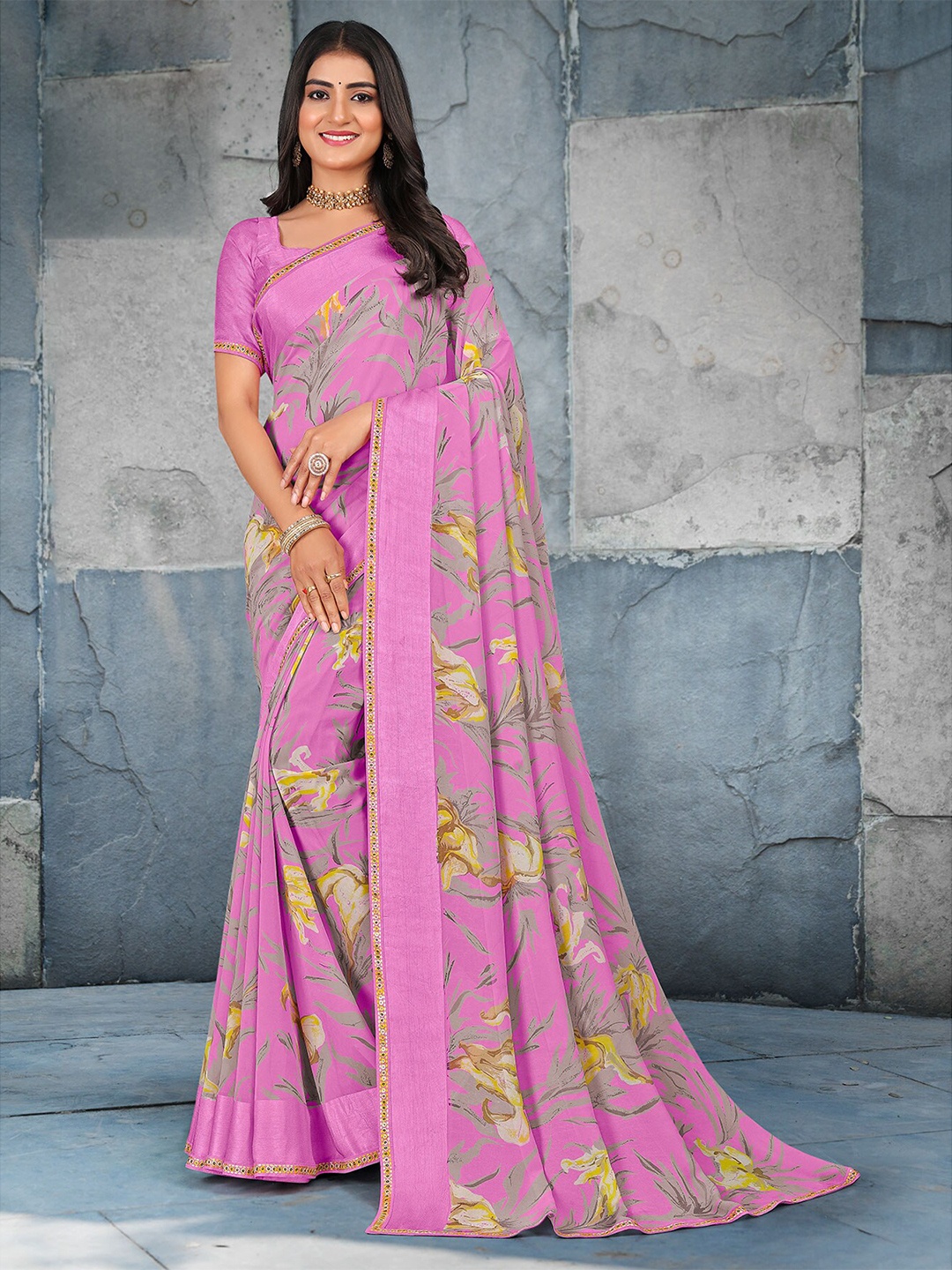 Laxmipati Floral Printed Sequinned Saree, Pink