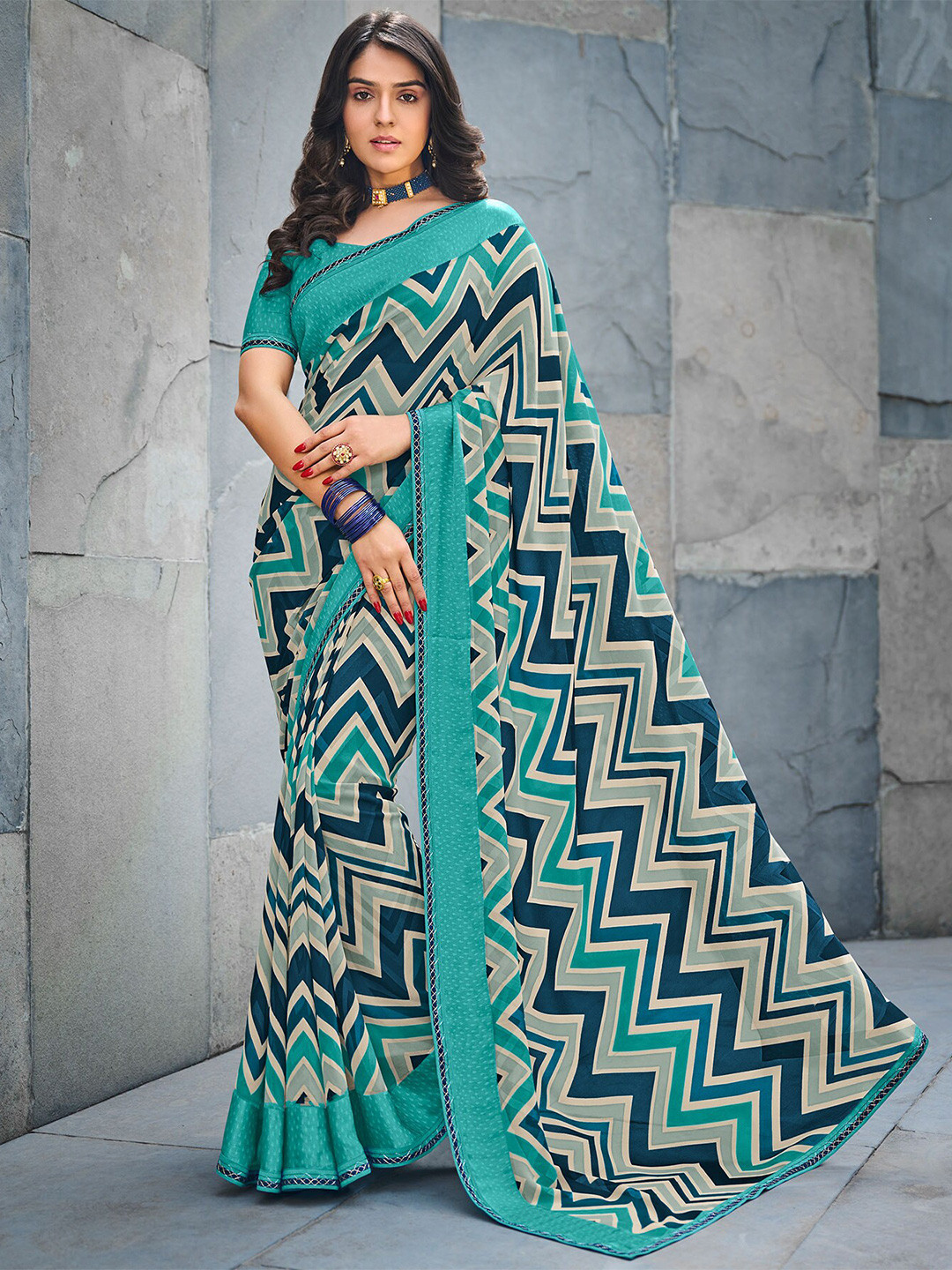 

Laxmipati Geometric Printed Saree, Green