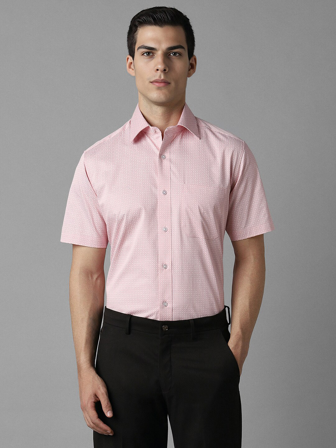 

Louis Philippe Spread Collar Short Sleeves Regular Fit Cotton Formal Shirt, Pink