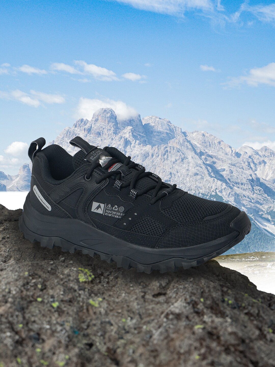 

Xtep Men Textured Lace-Up Trekking Shoes, Black