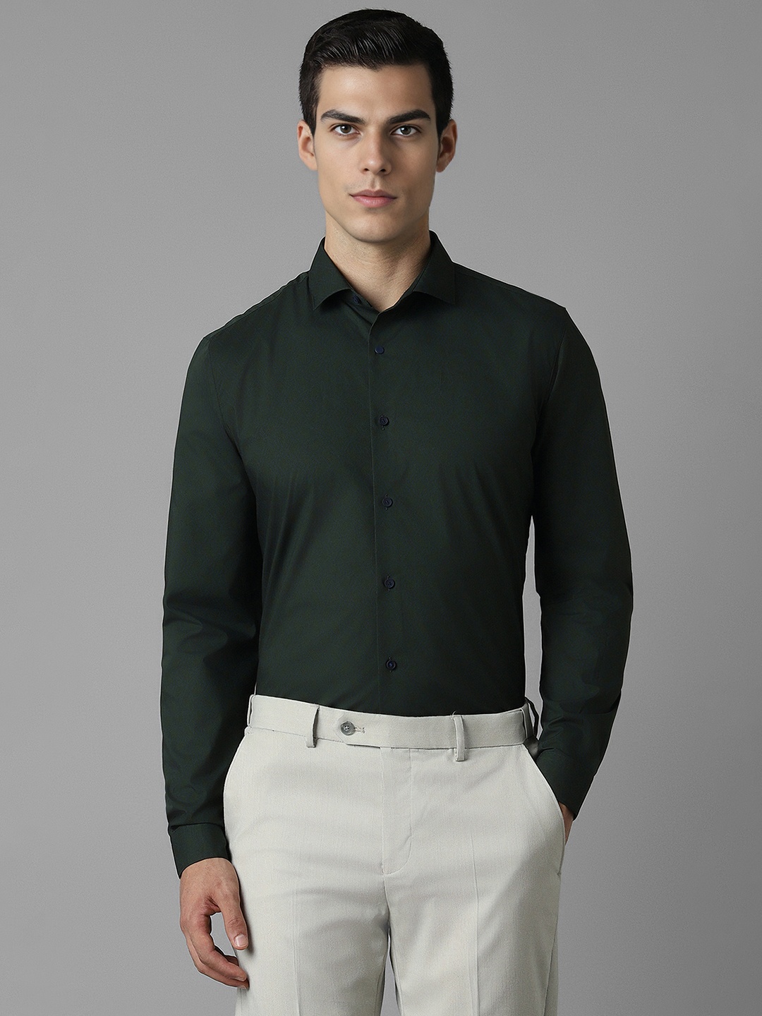 

Louis Philippe Sport Spread Collar Slim Fit Cotton Opaque Casual Shirt, Green