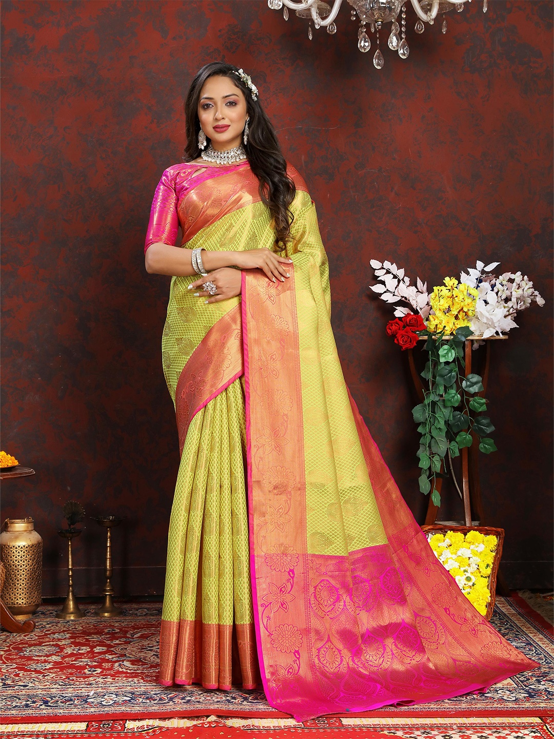 

ALAGINI Woven Design Zari Banarasi Saree, Green