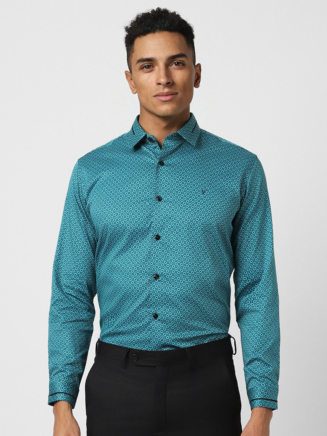 

V Dot Men Slim Fit Micro Ditsy Printed Spread Collar Party Shirt, Blue