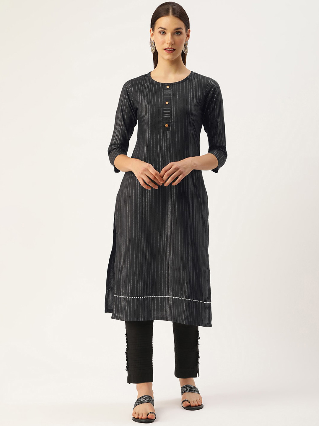 

HRITIKA Striped Gotta Patti Detailed Straight Kurta, Black