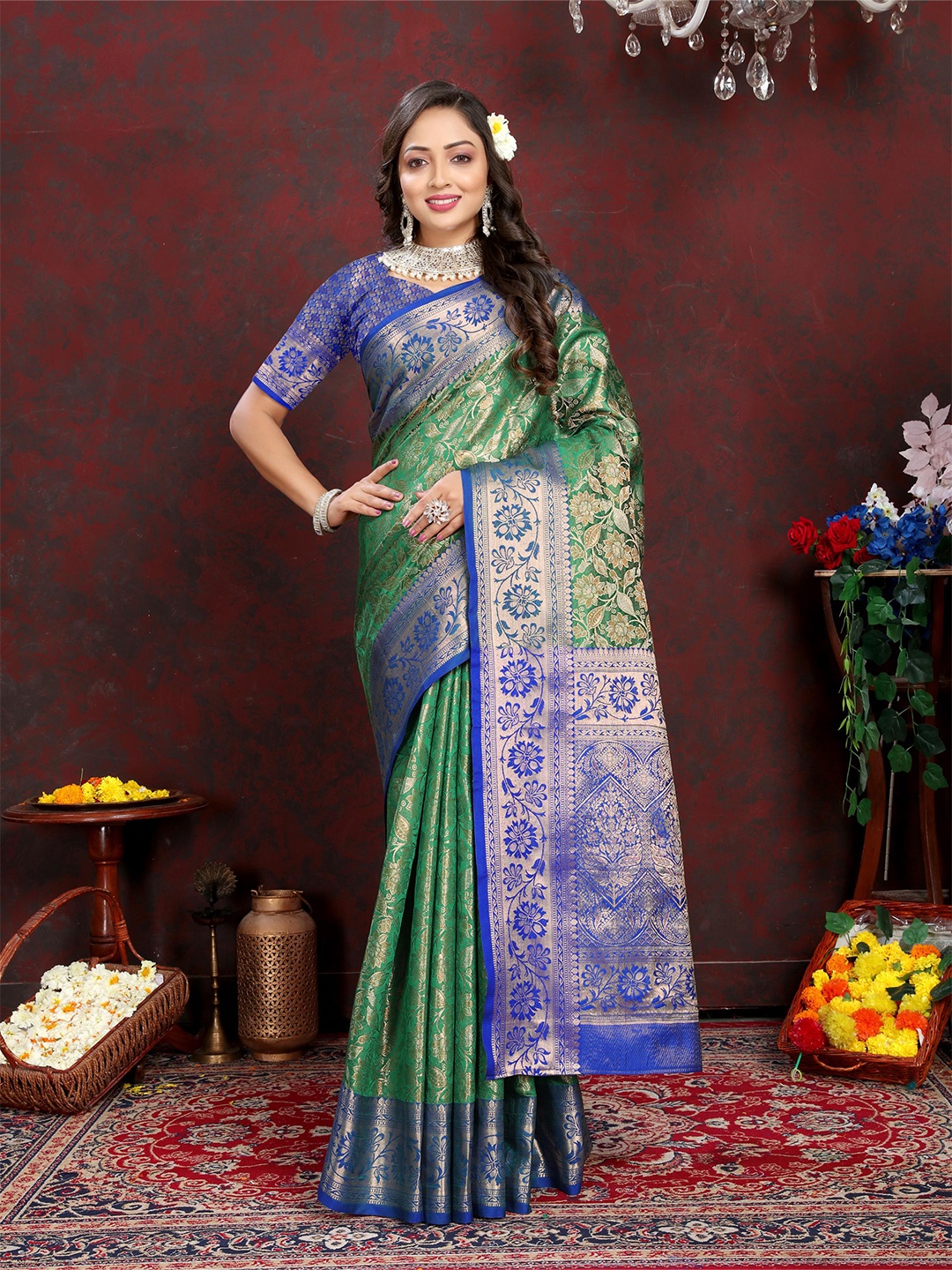 

ALAGINI Woven Design Zari Banarasi Saree, Green