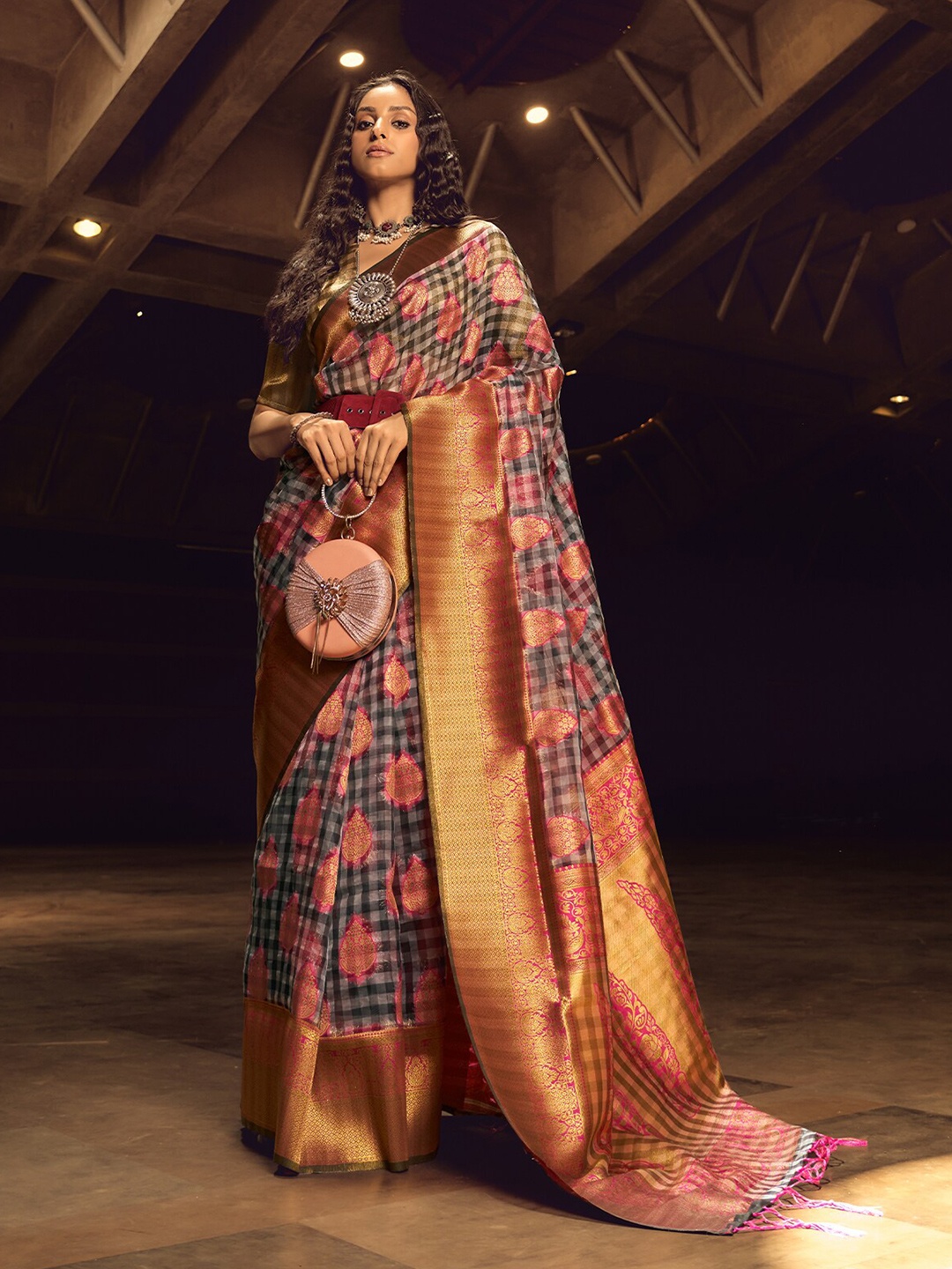 

ODETTE Woven Design Zari Saree, Pink