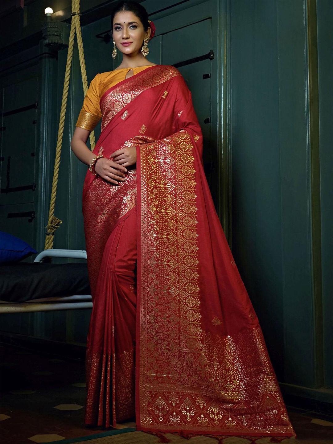 

ODETTE Woven Design Zari Art Silk Saree, Red