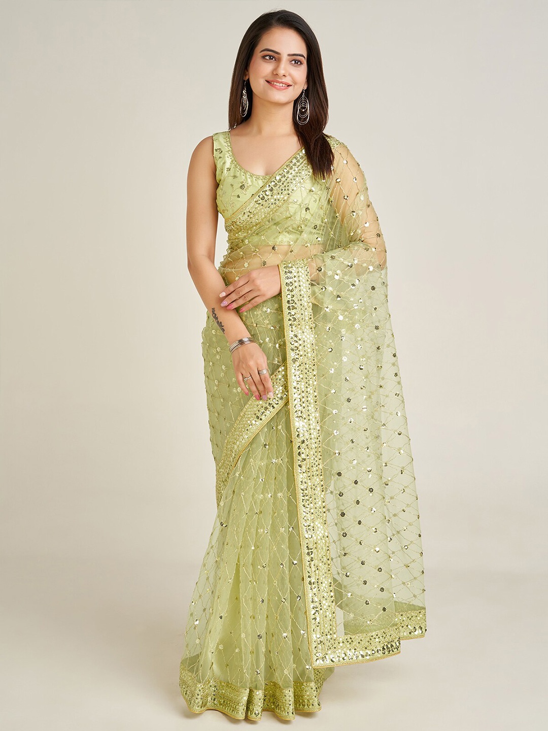 

ODETTE Embellished Sequinned Net Saree, Green