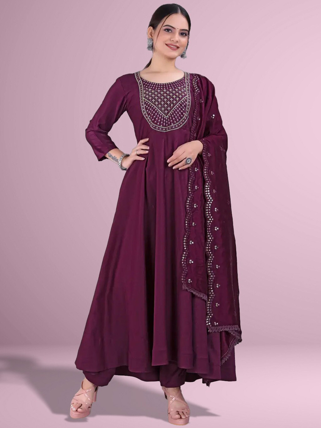 

Pari THE FASHION STUDIO Floral Embroidered Anarkali Kurta with Trousers & With Dupatta, Purple