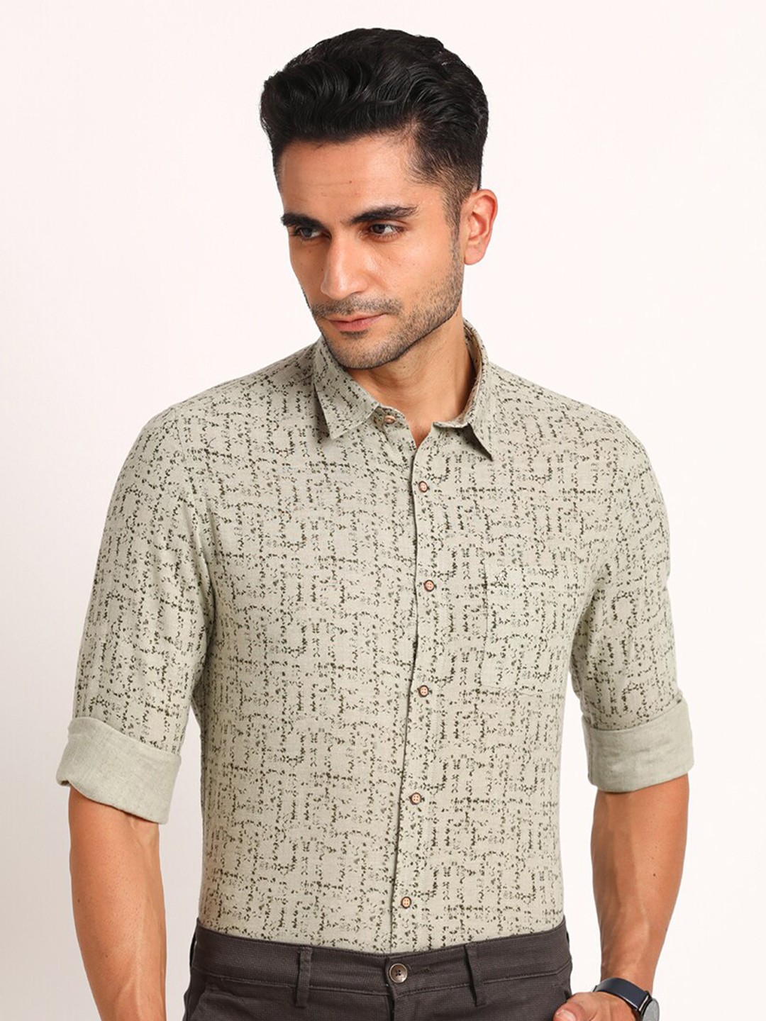 

Turtle Abstract Printed Relaxed Slim Fit Opaque Casual Shirt, Grey