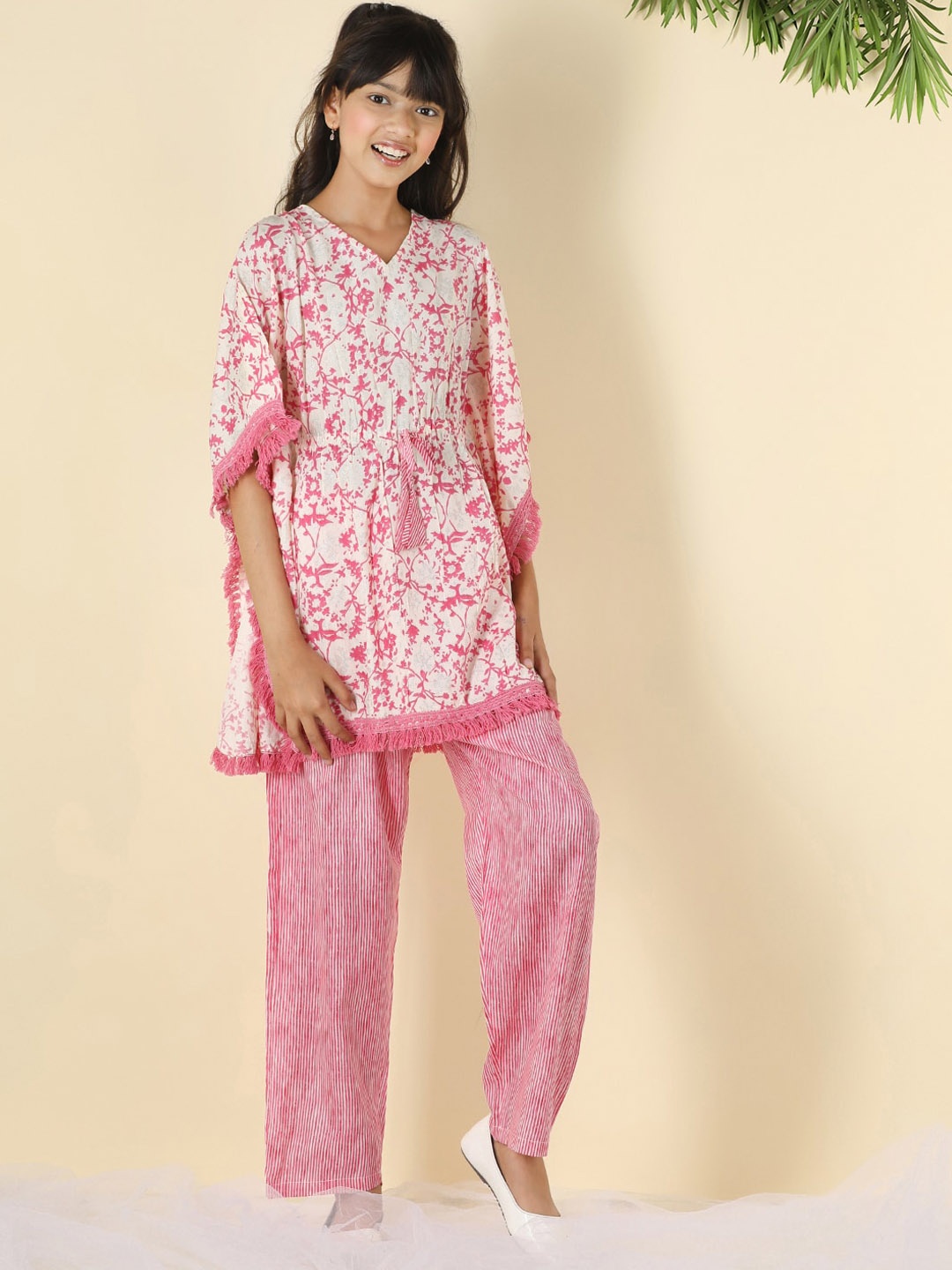 

Cutiekins Girls Floral Printed V-Neck Short Sleeves Kaftan Kurta with Palazzos, Off white