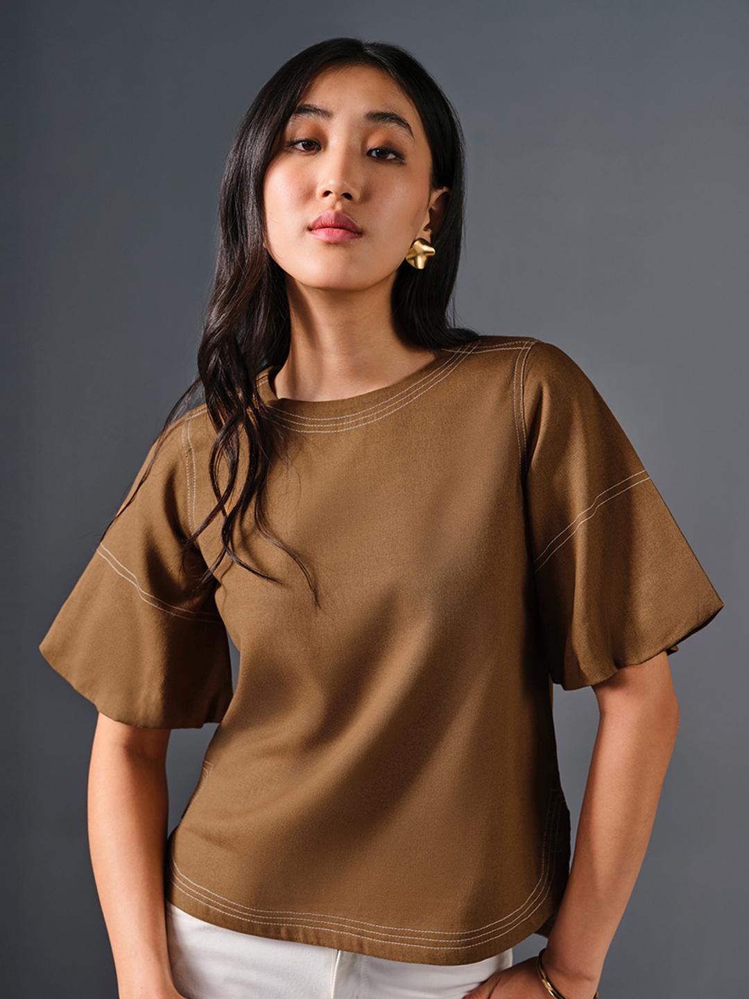 

AND Bell Sleeve Regular Top, Brown