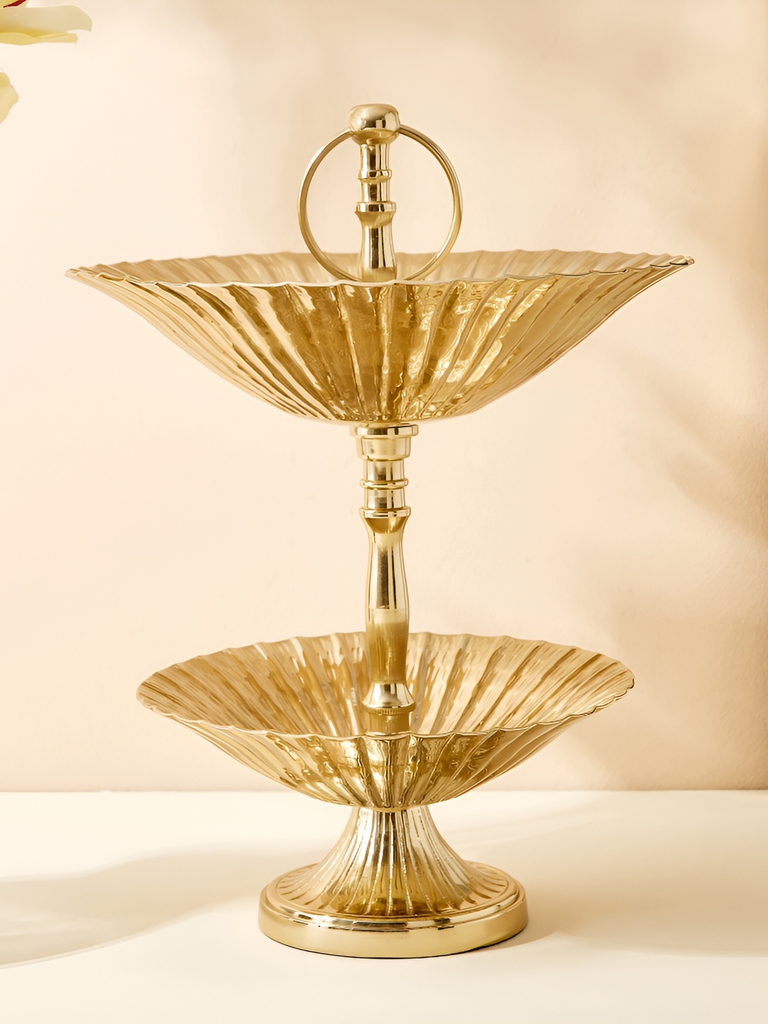 

Home Centre Hoovu Flor Gold Toned Metal 2-Tier Ribbed Cake Stand