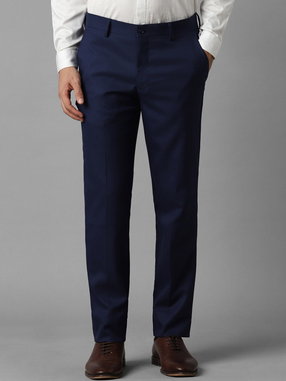 

Louis Philippe Men Slim Fit Mid-Rise Formal Trousers, Navy blue