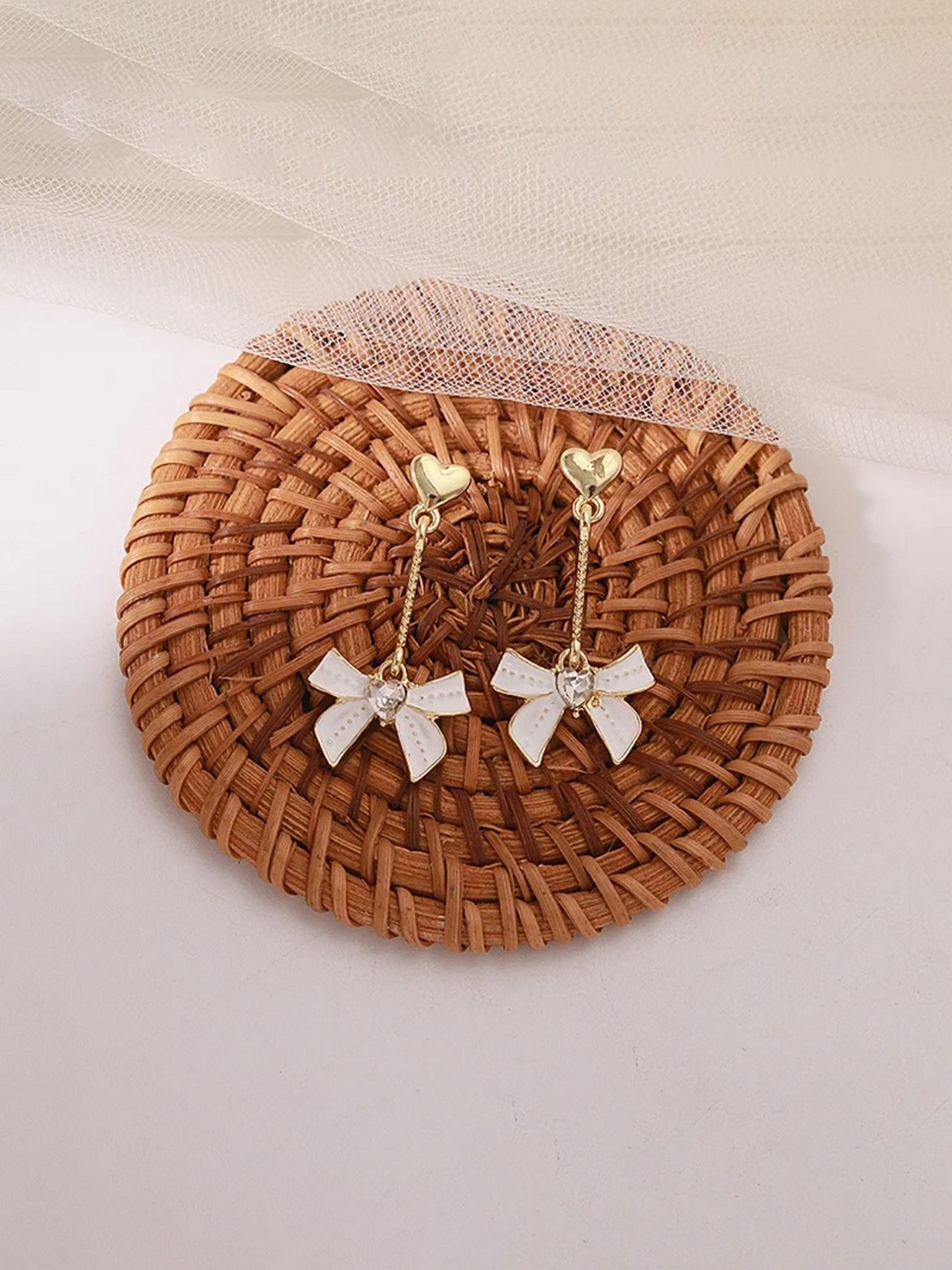 

ISHKAARA Gold-Plated Bow Shaped Drop Earrings