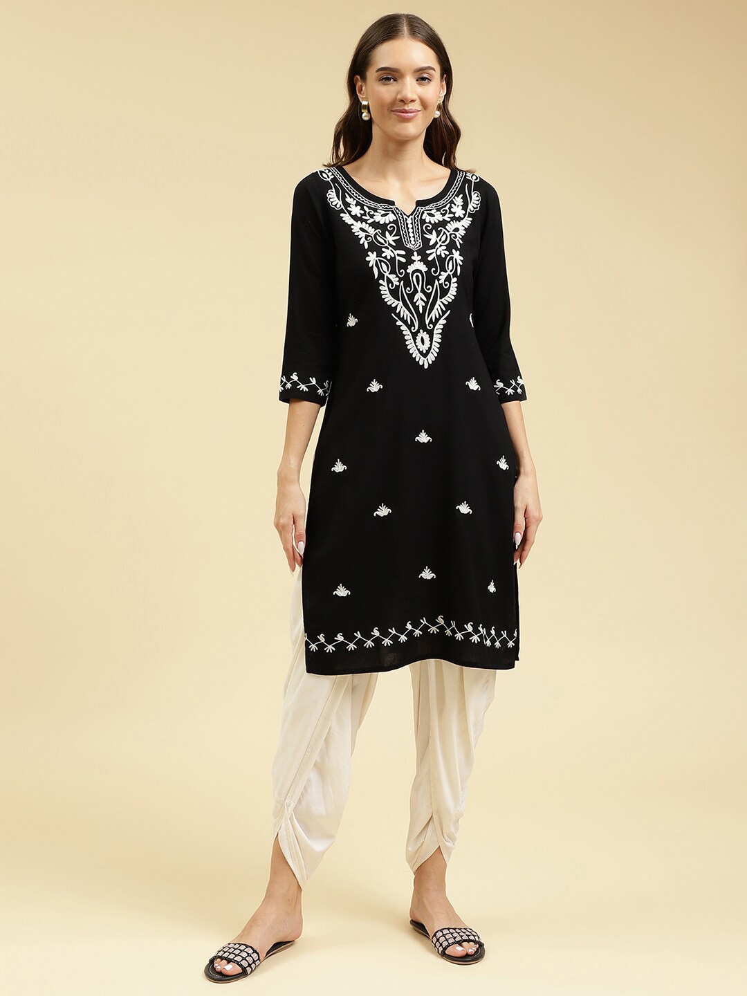 

QAZMI Ethnic Motifs Kashmiri Aari Embroidered Straight Kurta, Black