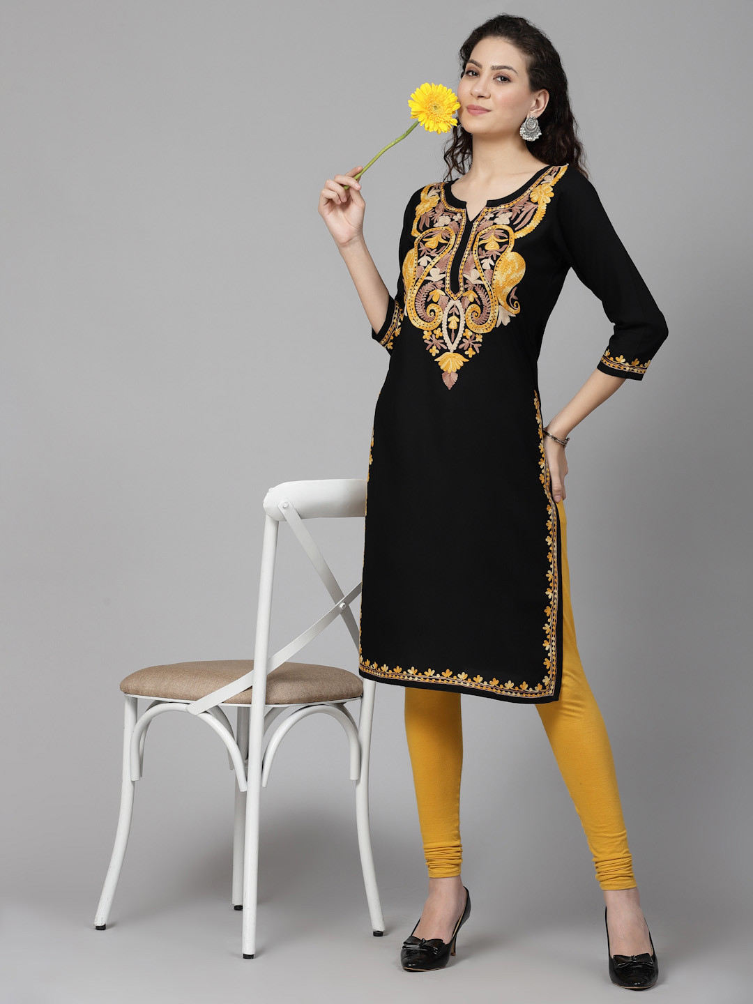 

QAZMI Nargis Kashmiri Chinarkari Work Straight Kurta, Black