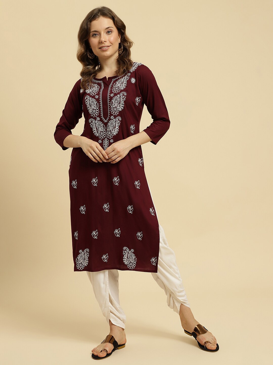

QAZMI Ethnic Motifs Embroidered Chikankari Straight Kurta, Maroon
