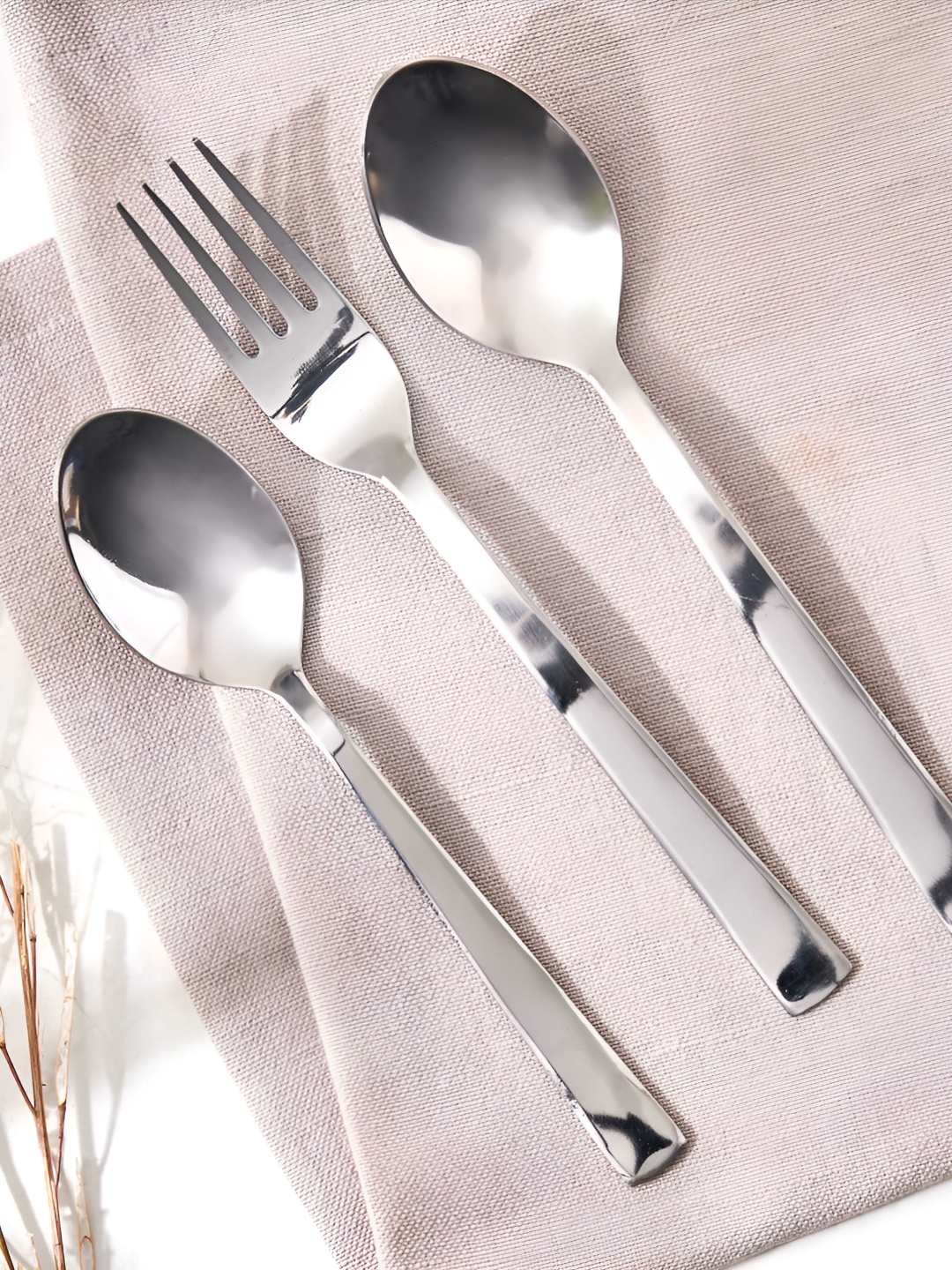 

Home Centre Silver 18 Pieces Stainless Steel Mixed Cutlery Sets