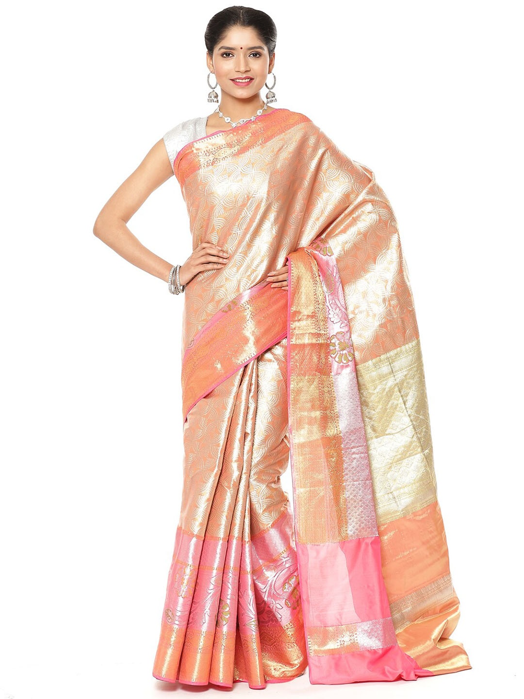 

Humairah Floral Zari Jamdani Saree, Peach