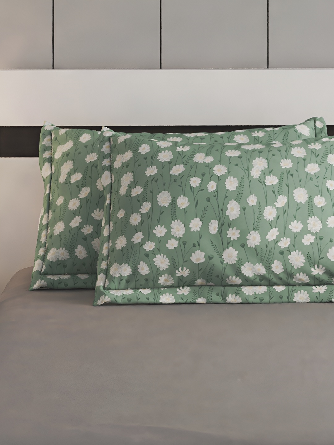 

Home Centre Rhapsody Snap Green 2 Pieces Self Design Pure Cotton Rectangle Pillow Covers