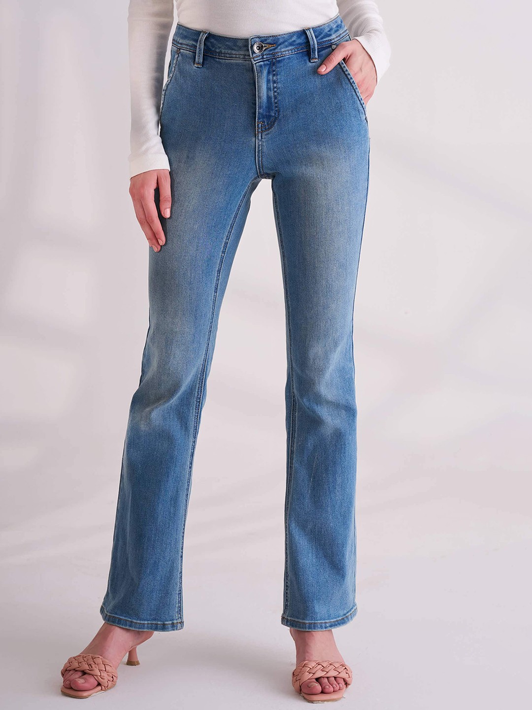 

B.Copenhagen Women Bootcut Clean Look Light Fade Stretchable Jeans, Blue