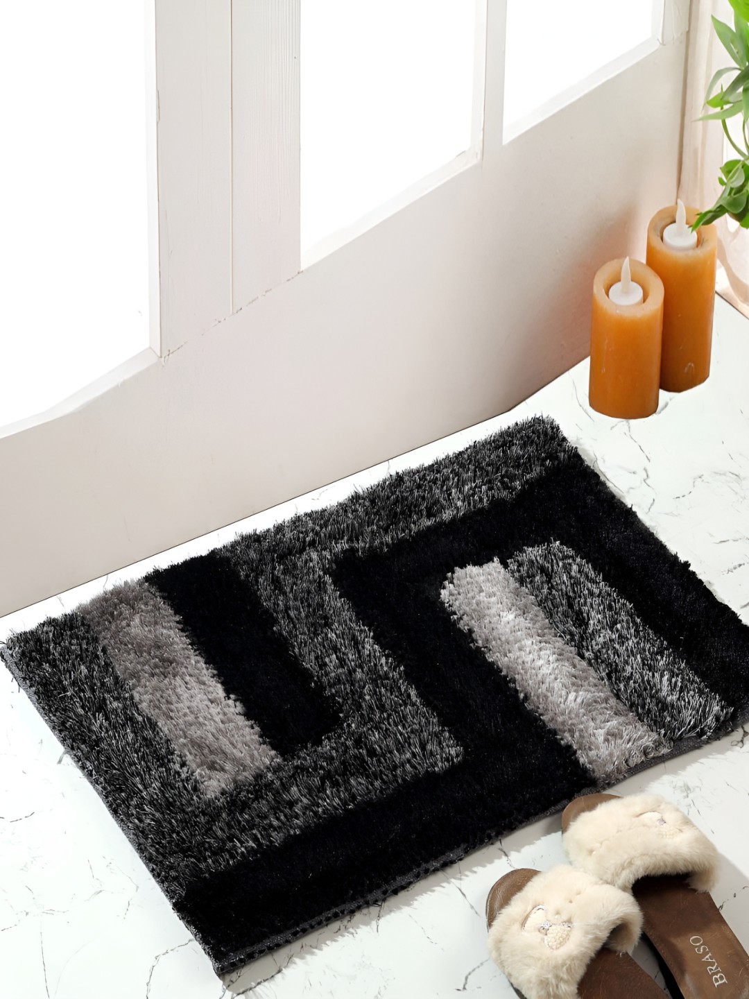 

Shopgallery Black Patterned Anti-Skid Doormat, Silver