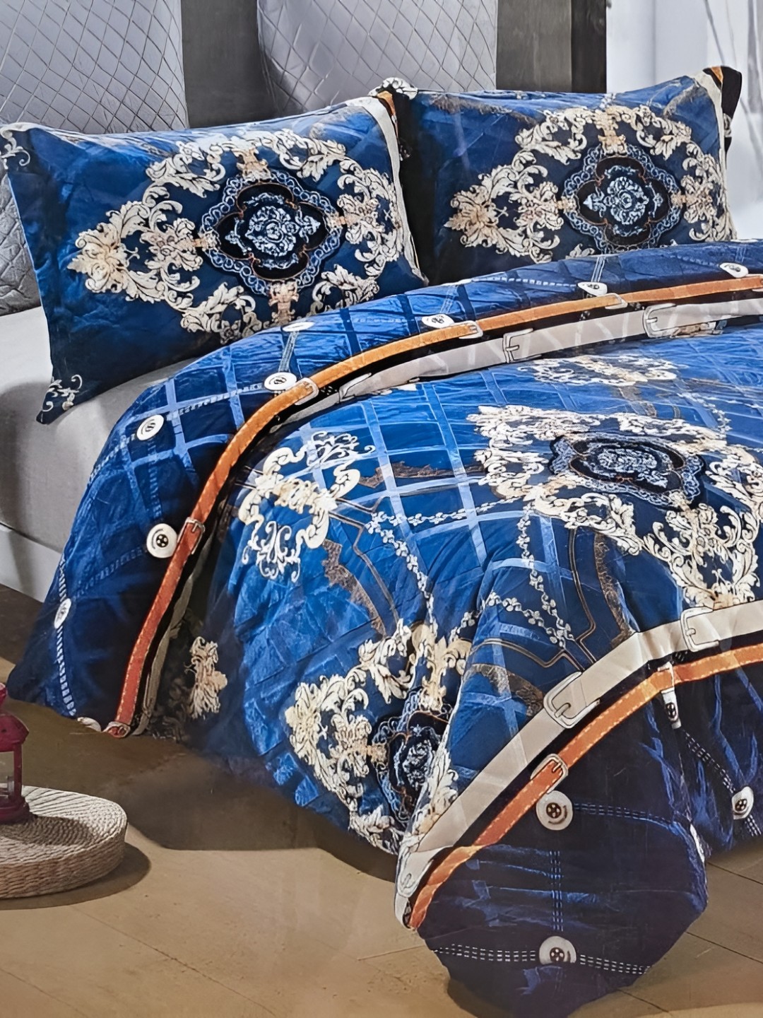 

Signature Blue & White Ethnic Motifs 160 TC Queen Bedsheet with 2 Pillow Covers