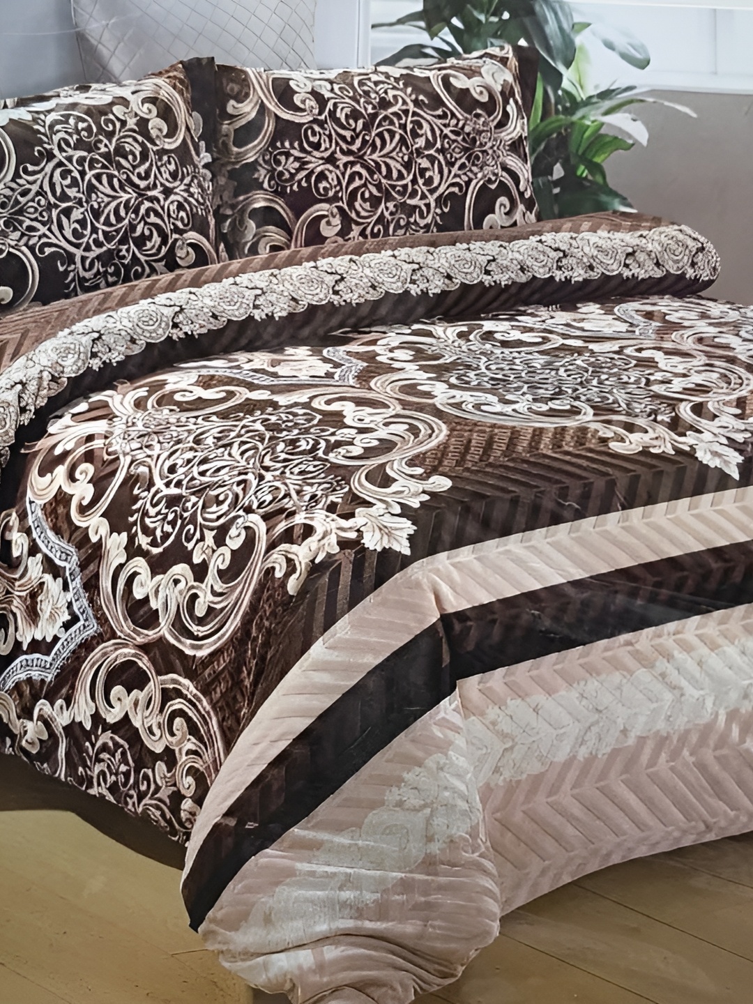 

Signature Brown & White Ethnic Motifs 160 TC Queen Bedsheet with 2 Pillow Covers