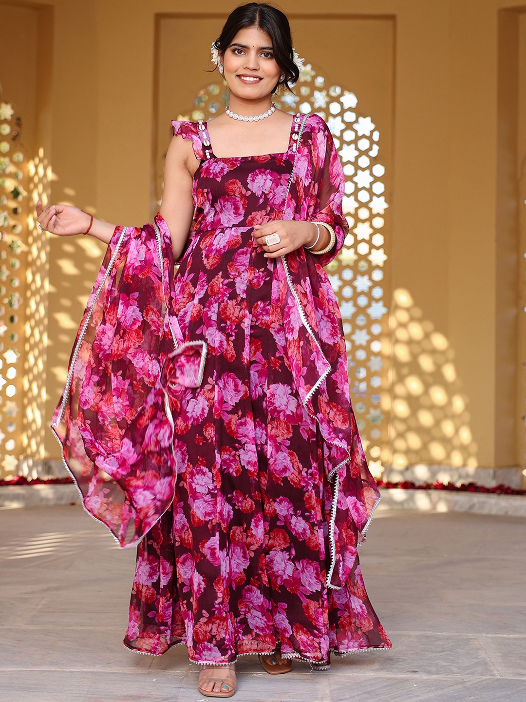 

Thread & Button Floral Printed Regular Kurta with Trousers & Dupatta, Maroon