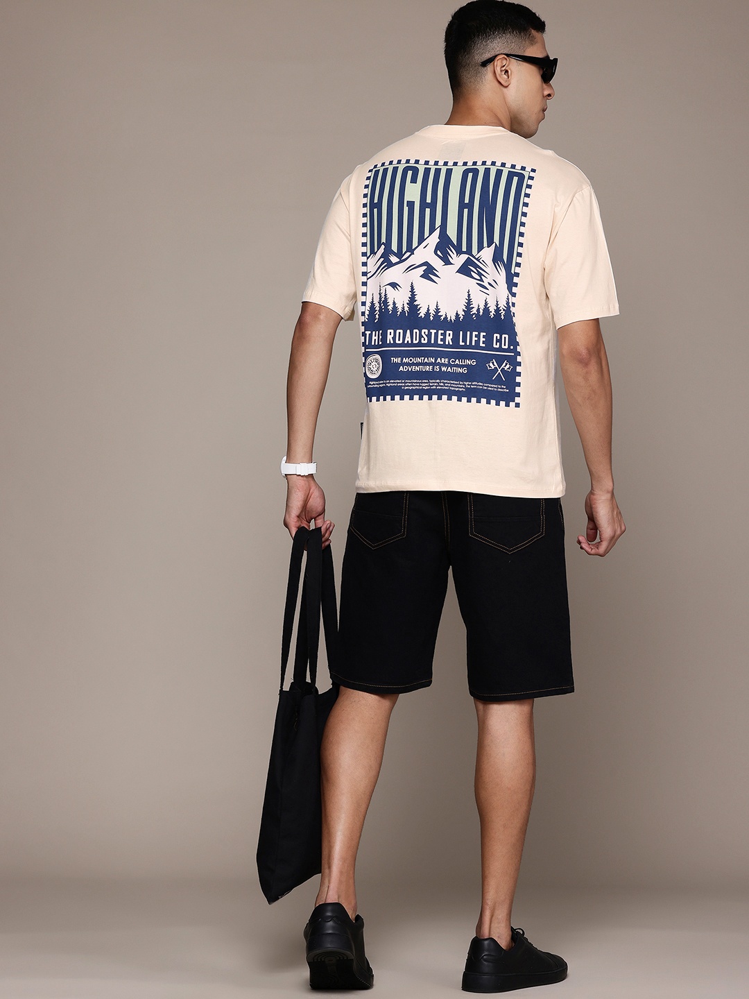 

The Roadster Lifestyle Co. Men Printed Relaxed Fit Pure Cotton T-shirt, Beige