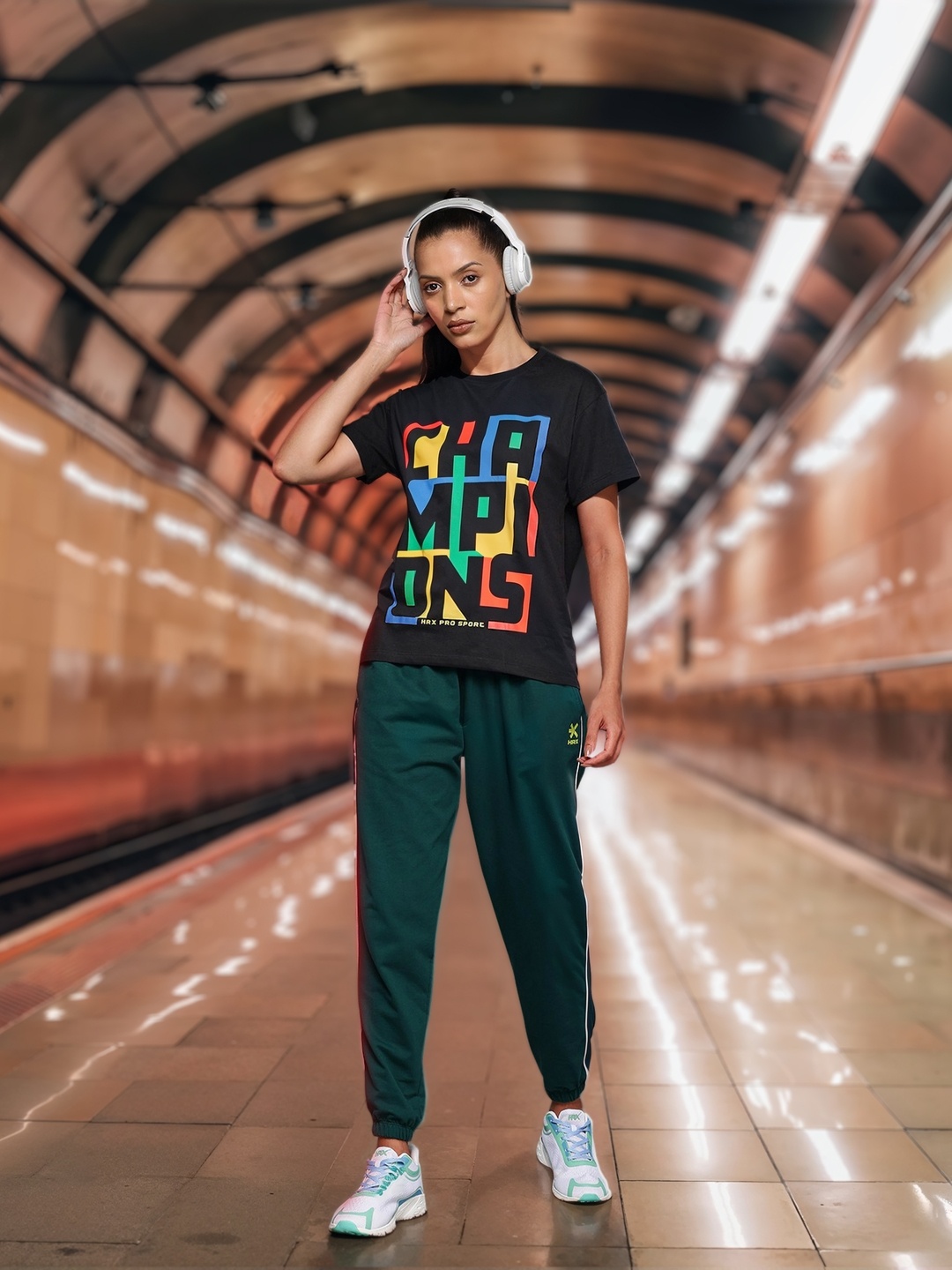 

HRX by Hrithik Roshan Women Printed Relaxed Fit T-shirt, Black