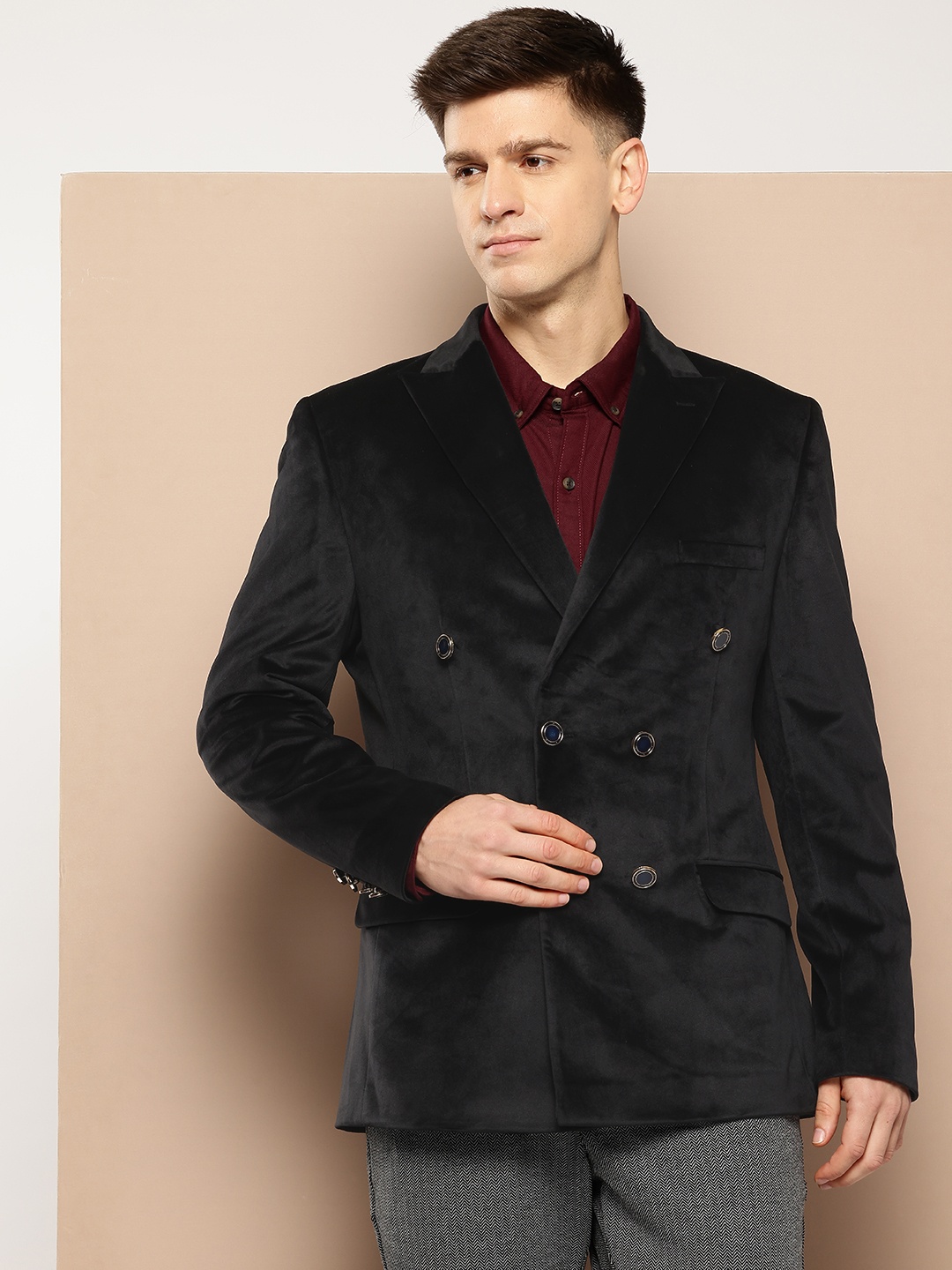 

INVICTUS Slim Fit Velvet Double-Breasted Blazers, Black