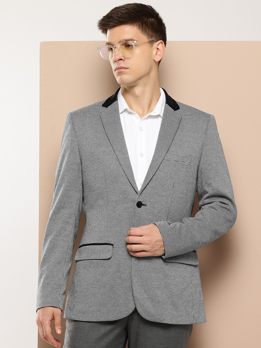 

INVICTUS Houndstooth Checked Slim Fit Blazer, Black