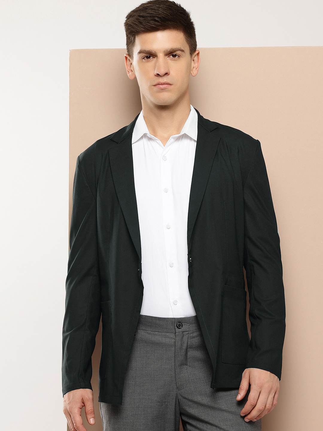 

INVICTUS Notched Lapel Single-Breasted Blazer, Black