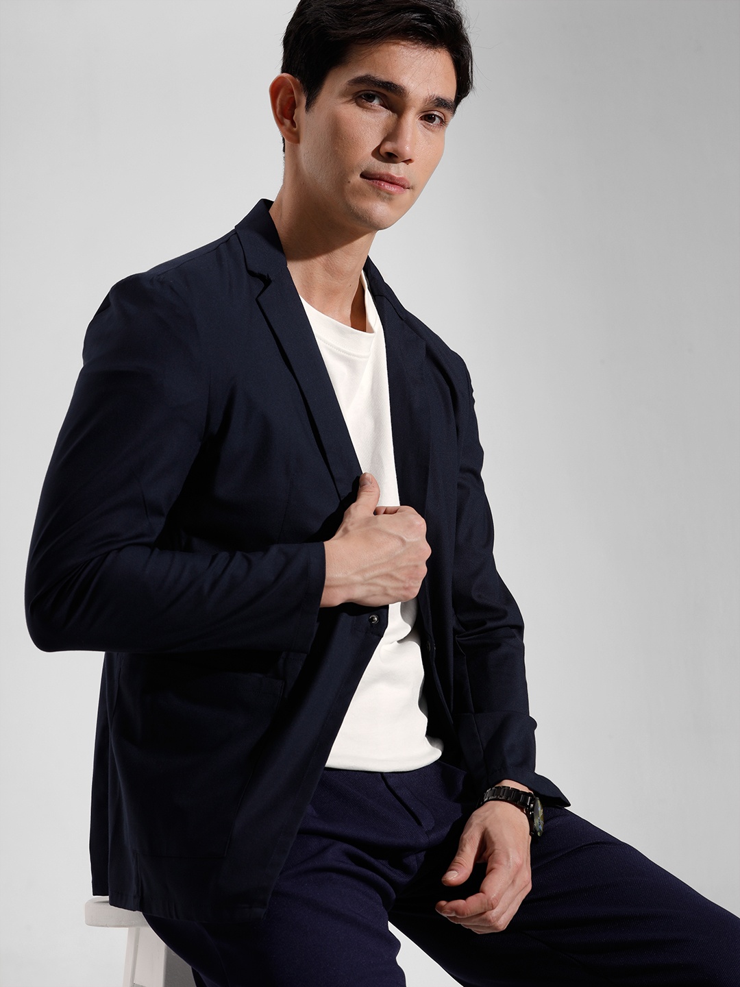 

INVICTUS Notched Lapel Single-Breasted Blazer, Navy blue