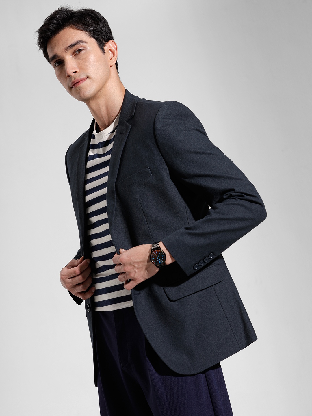 

INVICTUS Single-Breasted Solid Slim Fit Semiformal Blazer, Navy blue