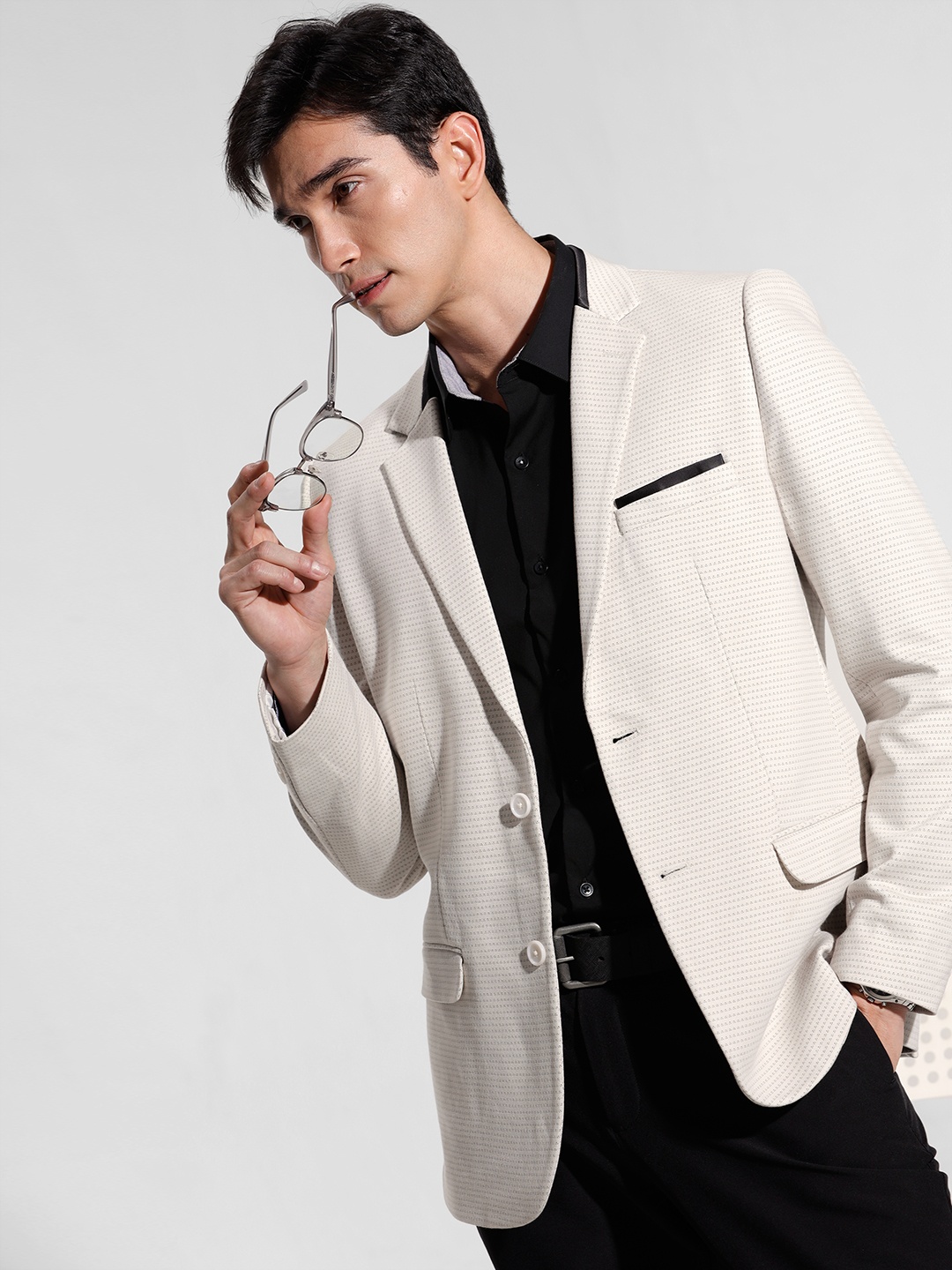 

INVICTUS Slim Fit Printed Single-Breasted Smart Casual Blazer, Beige