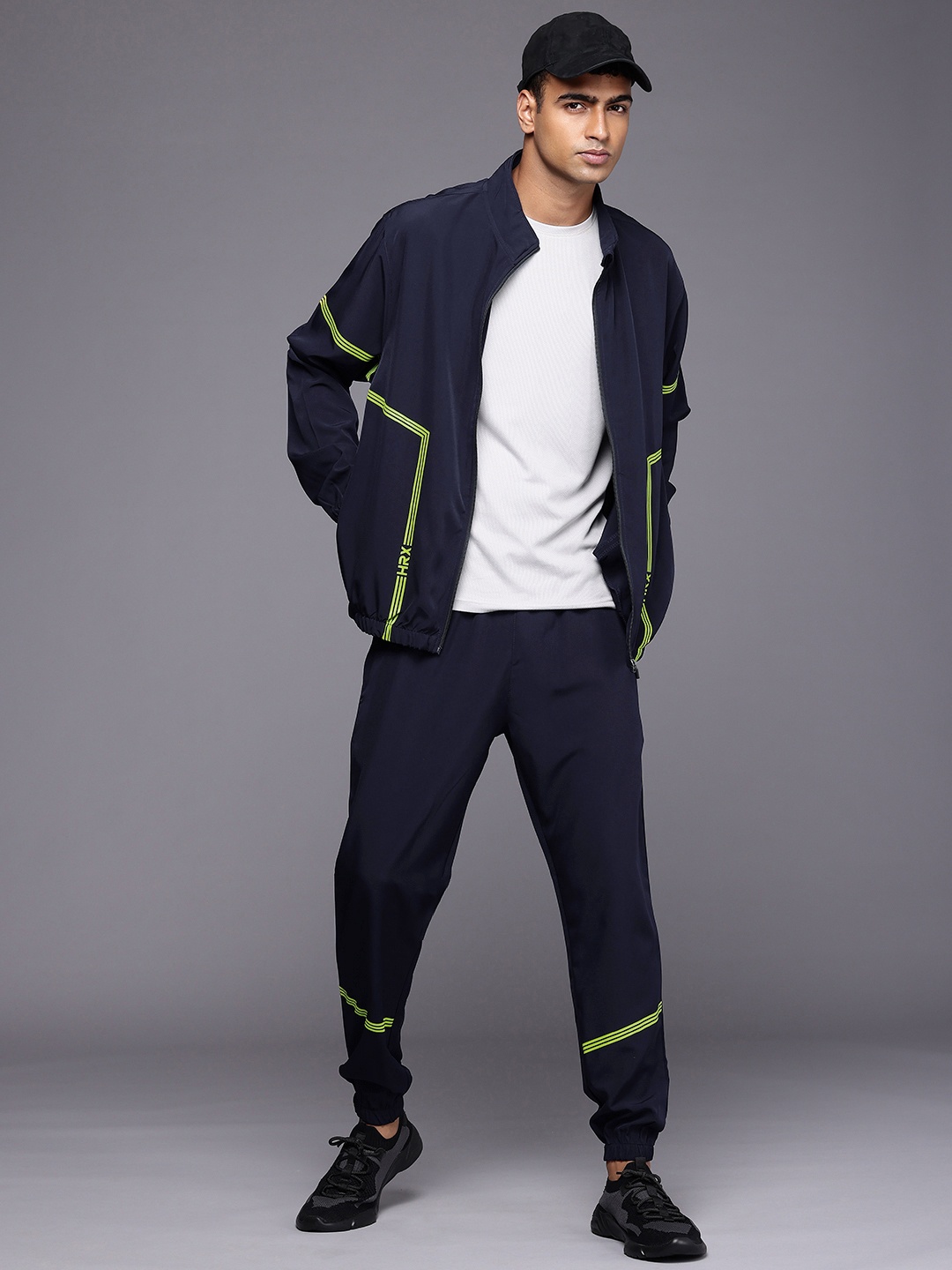 

HRX by Hrithik Roshan SCULPTFLEX Antimicrobial Finish Rapid-Dry Training Tracksuit, Navy blue