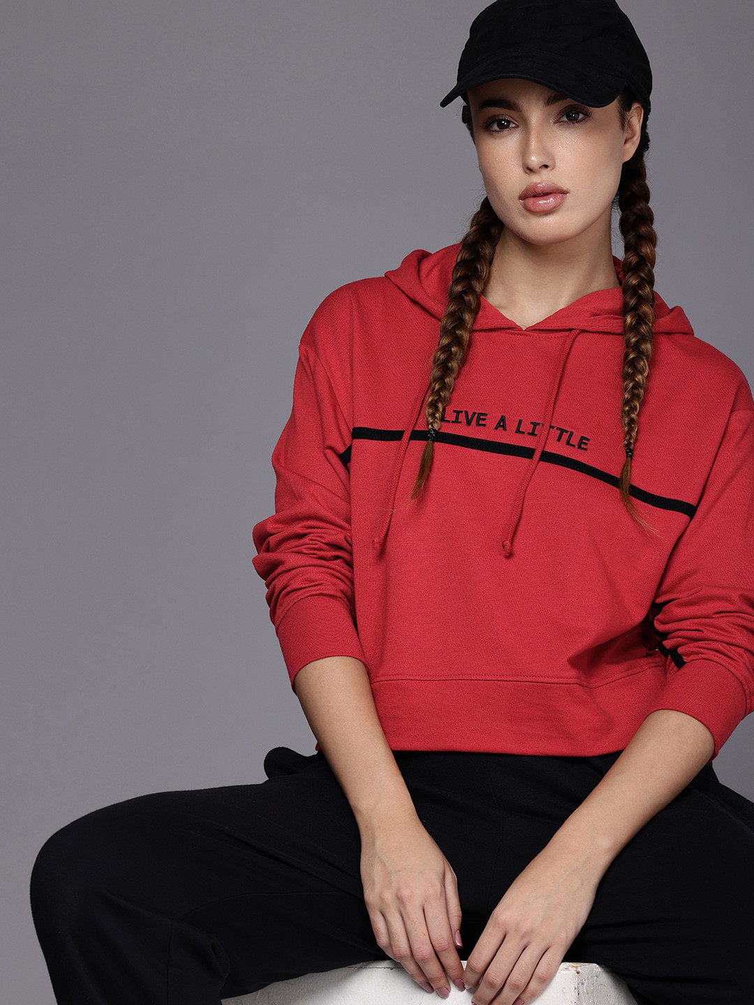 

HRX by Hrithik Roshan TRAILTRACERS Printed Hooded Running Sweatshirt, Red