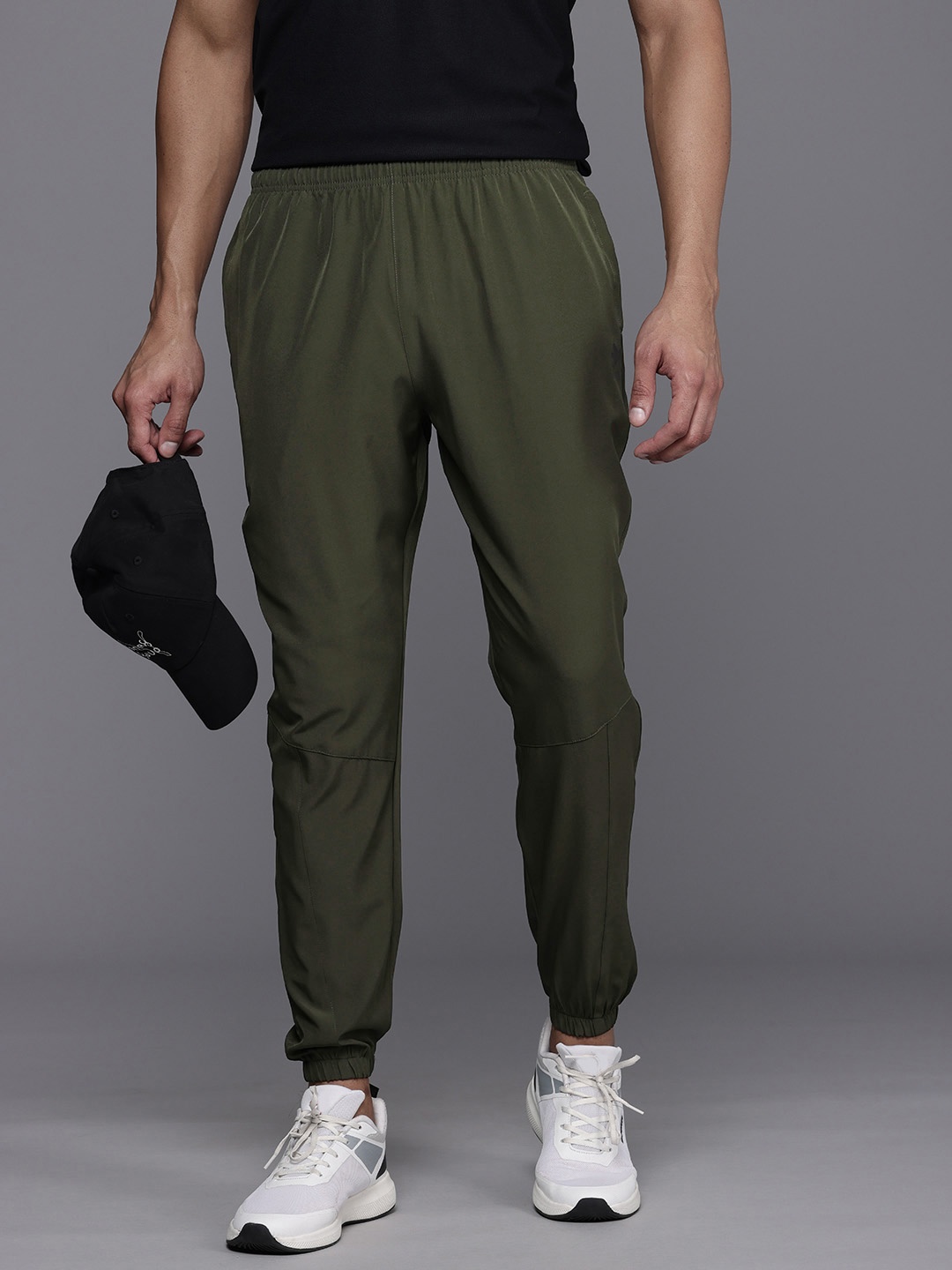 

HRX by Hrithik Roshan Men Relaxed Fit Lifestyle Joggers, Olive