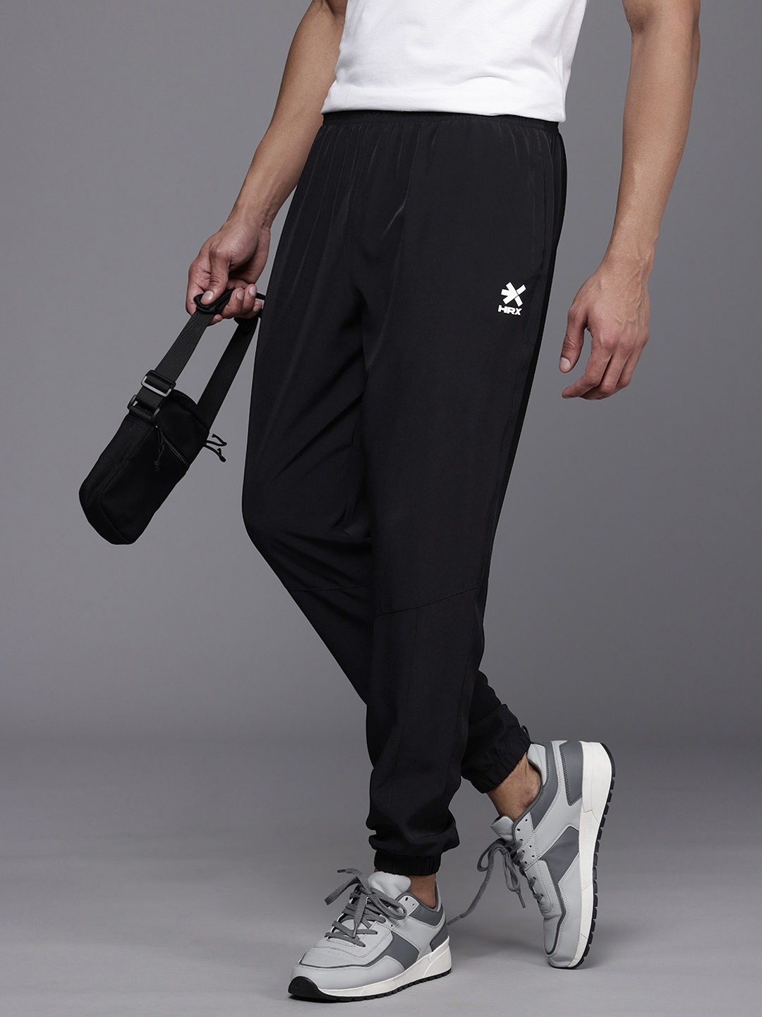 

HRX by Hrithik Roshan Men Relaxed Fit Lifestyle Joggers, Black