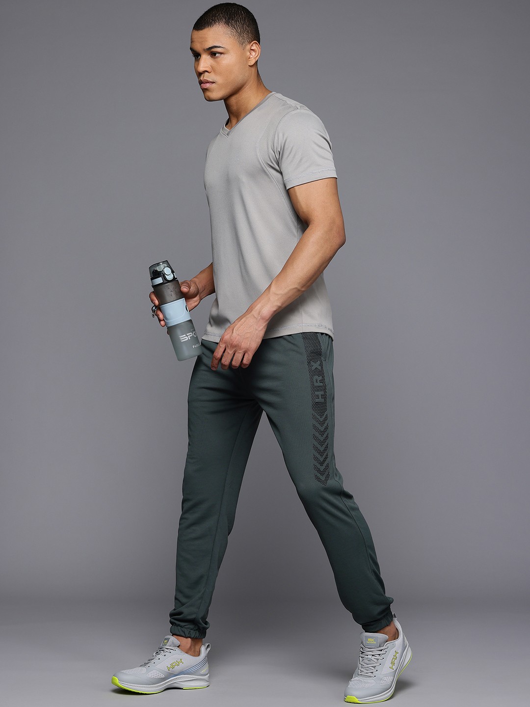 

HRX by Hrithik Roshan Men Rapid-Dry Training Joggers, Grey