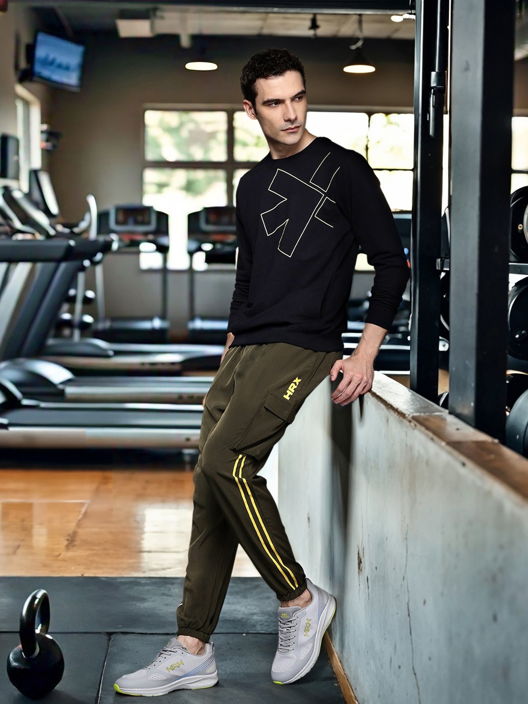 

HRX by Hrithik Roshan Men Relaxed Fit Joggers, Olive