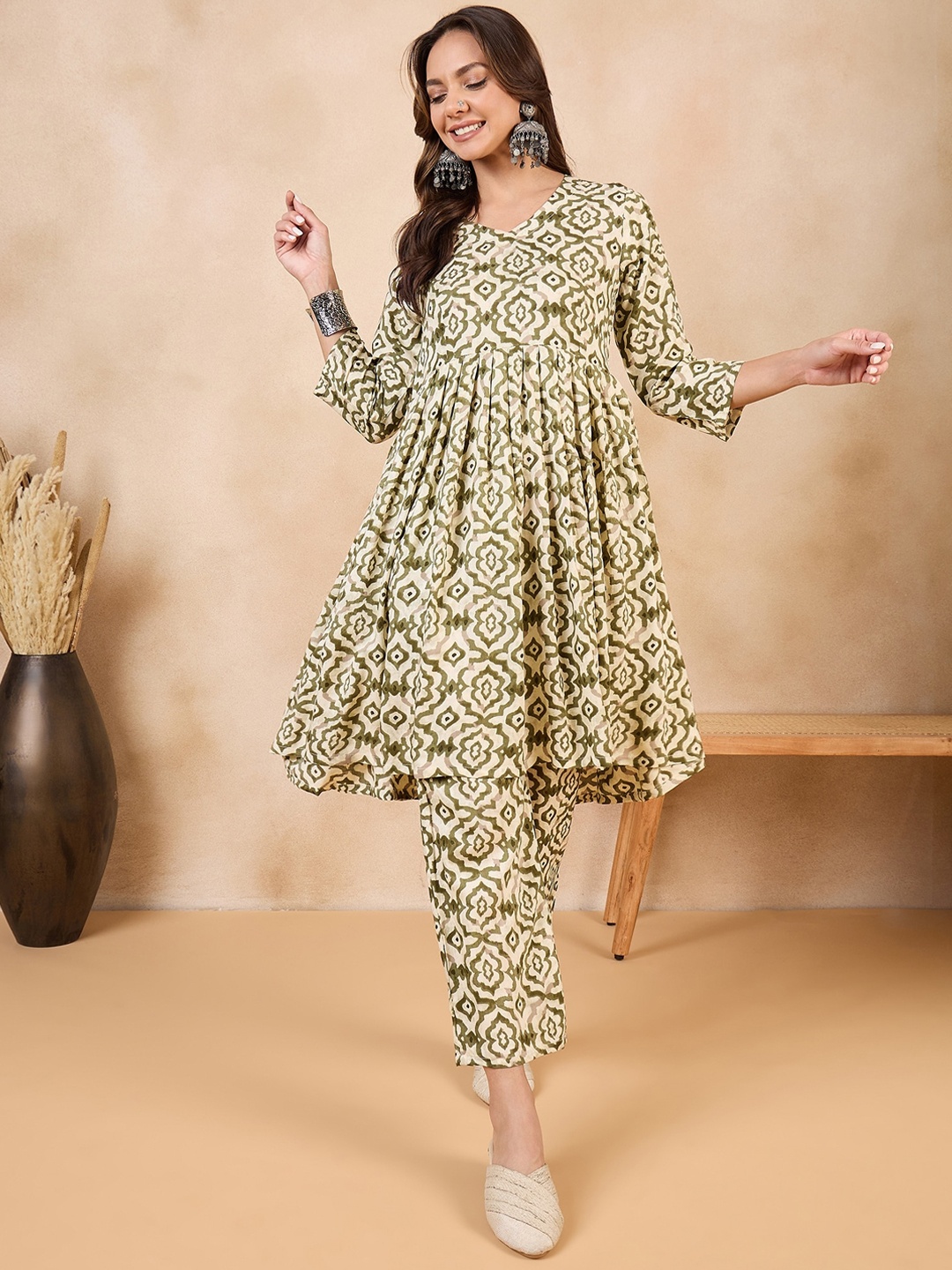 

InWeave Ethnic Motifs Printed V-Neck Anarkali Pleated Kurta with Trousers, Green