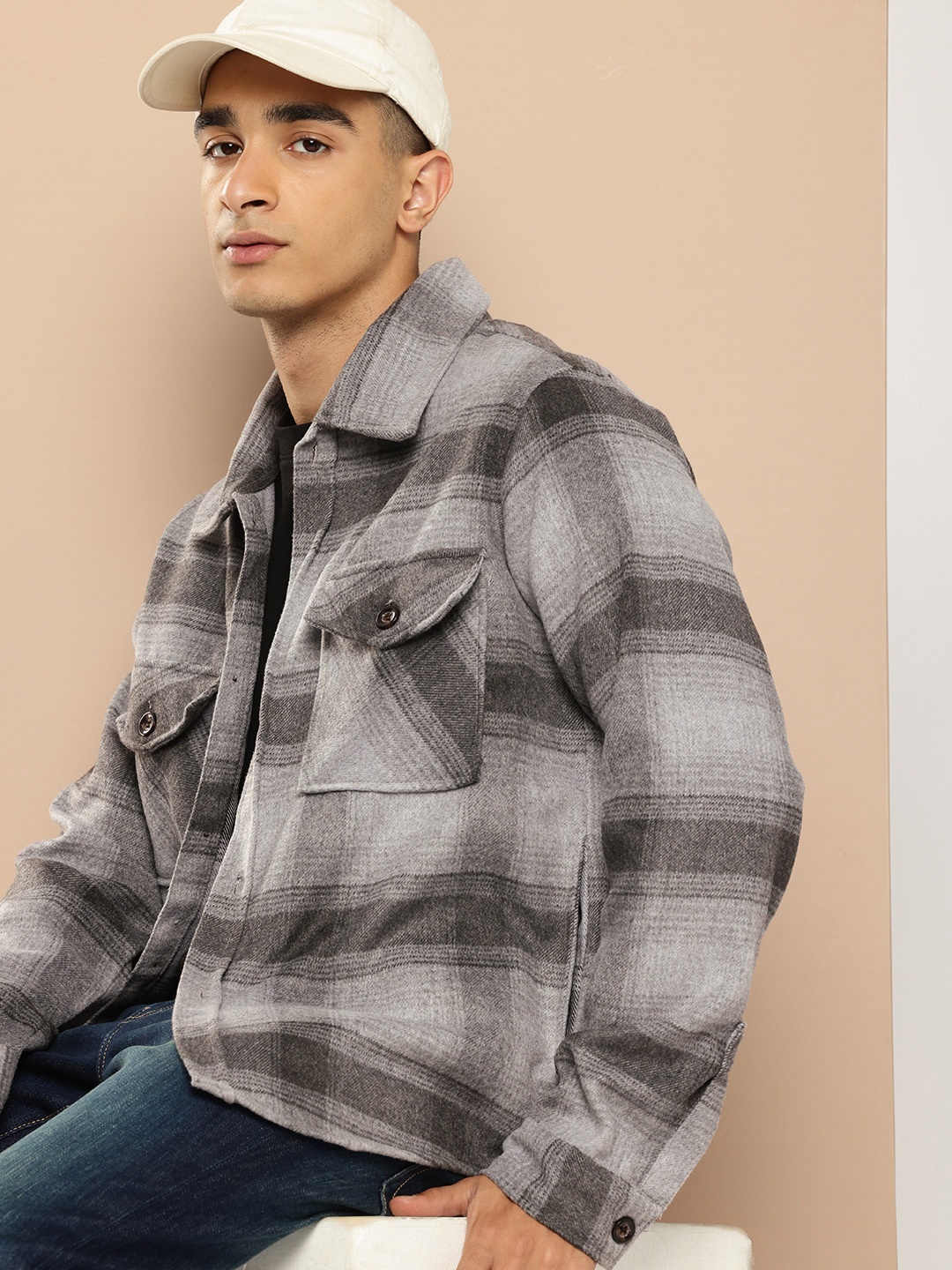 

INVICTUS Long Sleeves Checked Regular Shacket, Grey