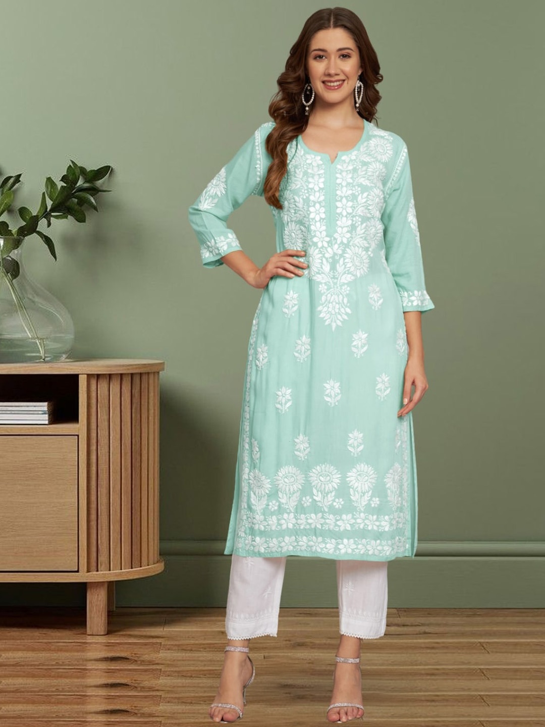 

PARAMOUNT CHIKAN Women Embroidered Lucknowi Chikankari Modal Kurta, Sea green