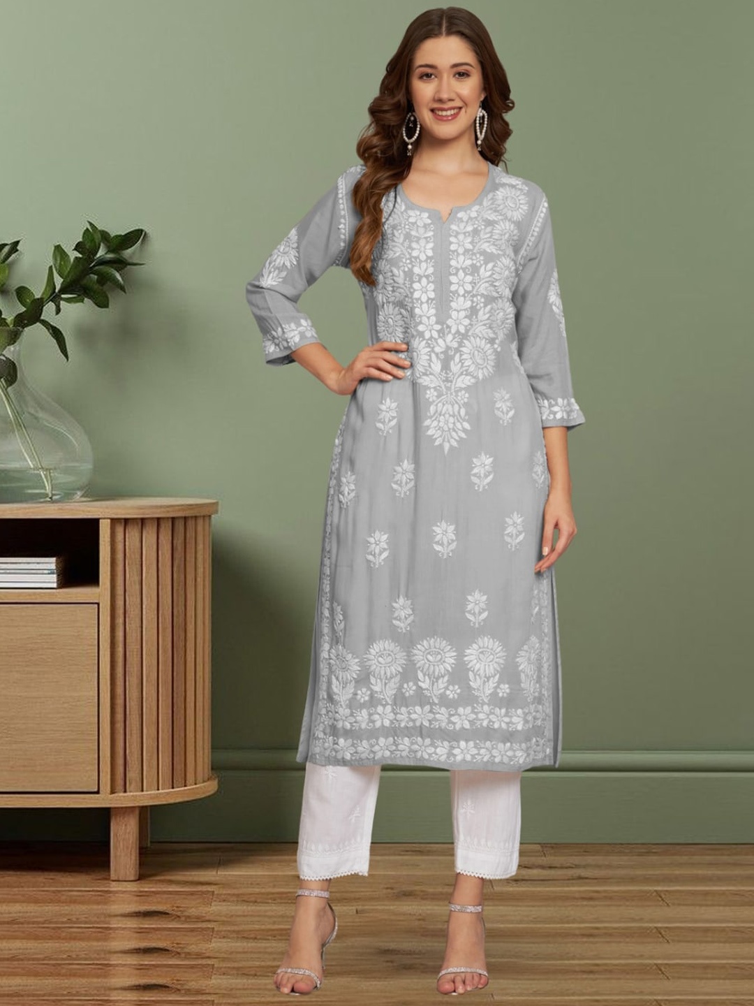 

PARAMOUNT CHIKAN Women Embroidered Lucknowi Chikankari Modal Kurta, Grey