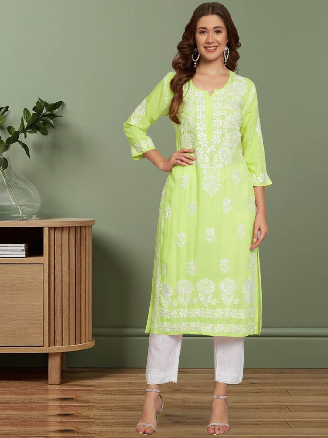 

PARAMOUNT CHIKAN Women Embroidered Lucknowi Chikankari Modal chio Kurta, Green