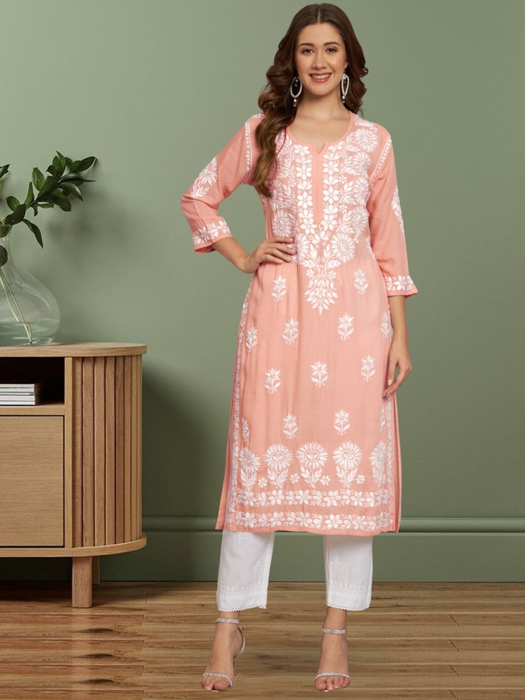 

PARAMOUNT CHIKAN Women Embroidered Lucknowi Chikankari Modal Kurta, Peach